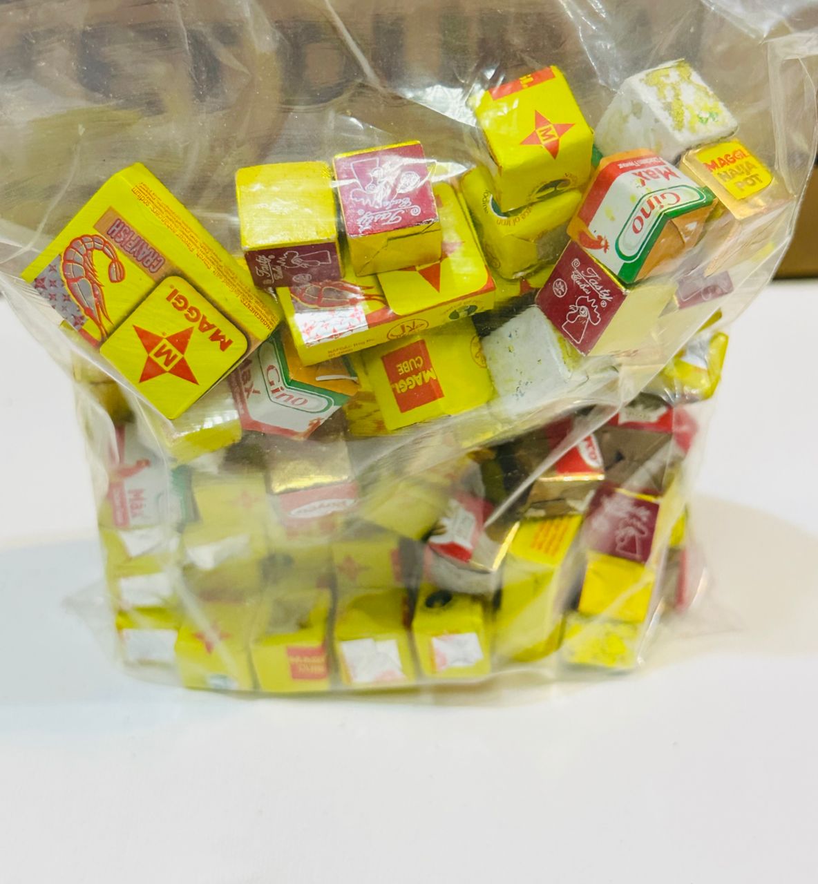 Assorted Mix Of Maggi Seasoning Cubes 100 Pcs